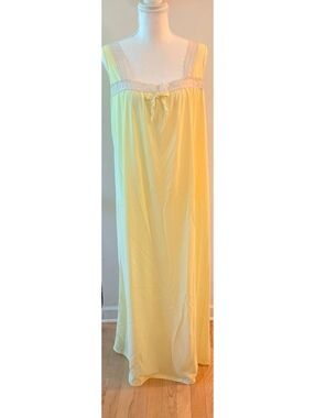 Vintage Yellow Nightgown with Lace Trim and Bow Detail